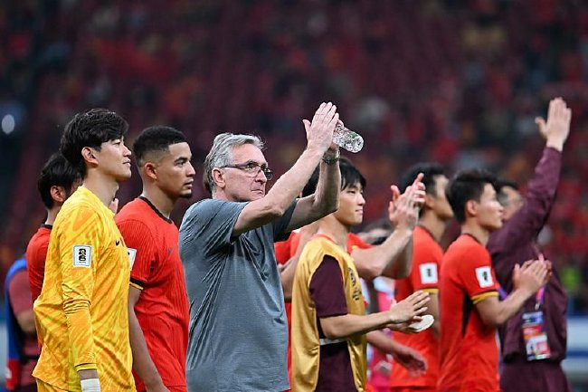1-0胜巴林难改伊万处境,足协手握合同终止条款