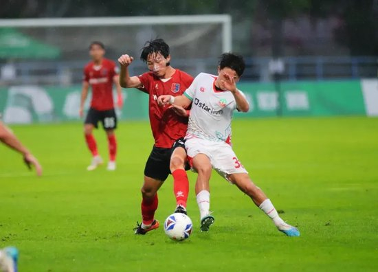 门将黄油手+锋线挥霍机会 广州蒲公英主场1比2遭昆明城星绝杀 门将黄油手+锋线挥霍机会 广州蒲公英主场1比2遭昆明城星绝杀