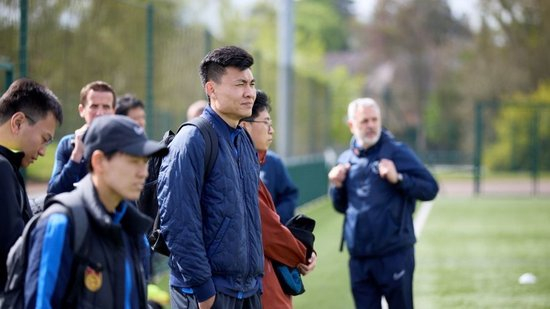 中国足协8名青训教练完成英伦三周特训 于海:训练强度对标实战 中国足协8名青训教练完成英伦三周特训 于海:训练强度对标实战