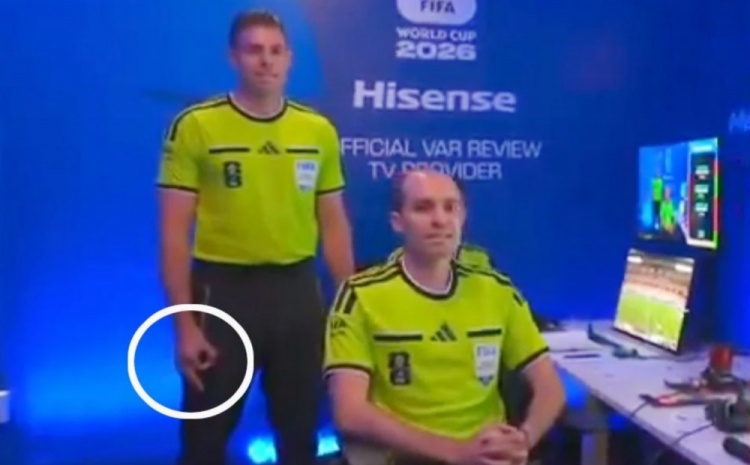 FIFA调查VAR裁判埃文斯:直播中做出极右翼“OK”手势 FIFA调查VAR裁判埃文斯:直播中做出极右翼“OK”手势