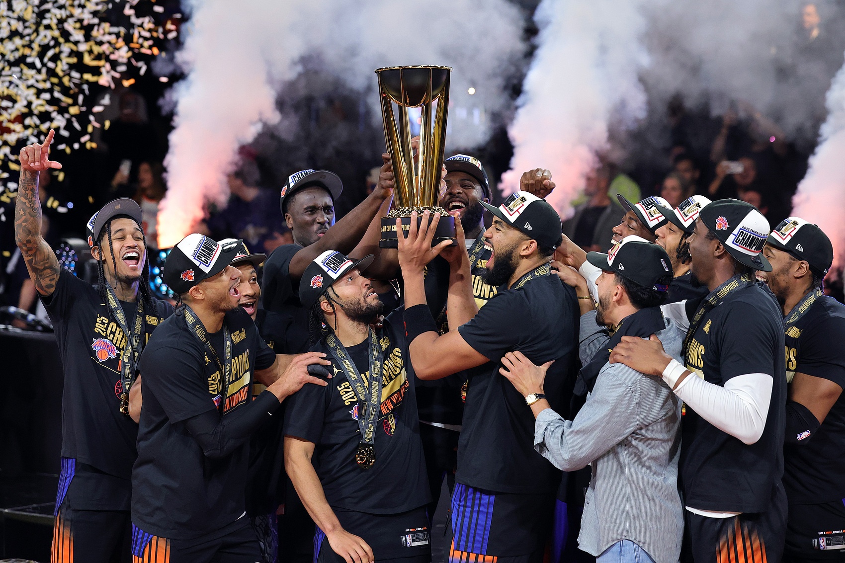 53年等待终结,ESPN迈克·布林复刻经典“it's over”见证尼克斯加冕 53年等待终结,ESPN迈克·布林复刻经典“it's over”见证尼克斯加冕