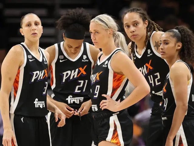 太阳三巨头成军:比尔加盟仅付出保罗+沙梅特+次轮,未来七年选秀权清零 太阳三巨头成军:比尔加盟仅付出保罗+沙梅特+次轮,未来七年选秀权清零