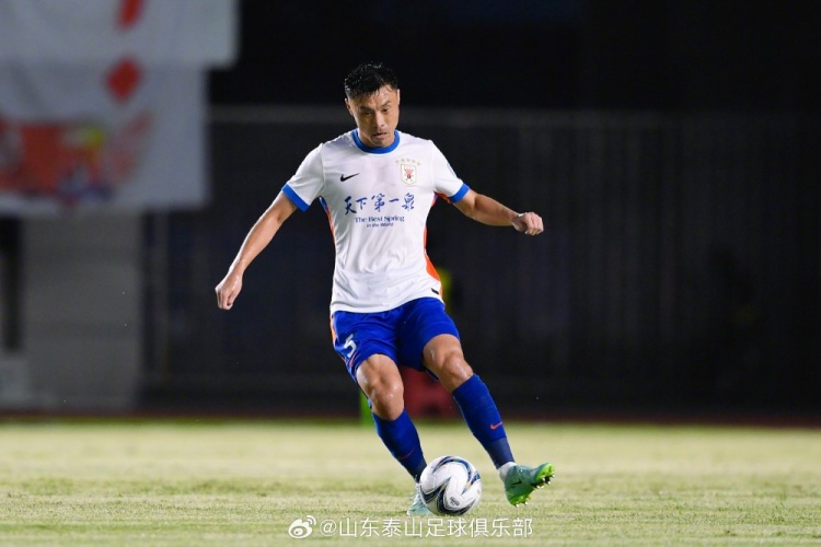 山东泰山5-0横扫广西恒宸 泽卡戴帽陈蒲李小恒破门 山东泰山5-0横扫广西恒宸 泽卡戴帽陈蒲李小恒破门