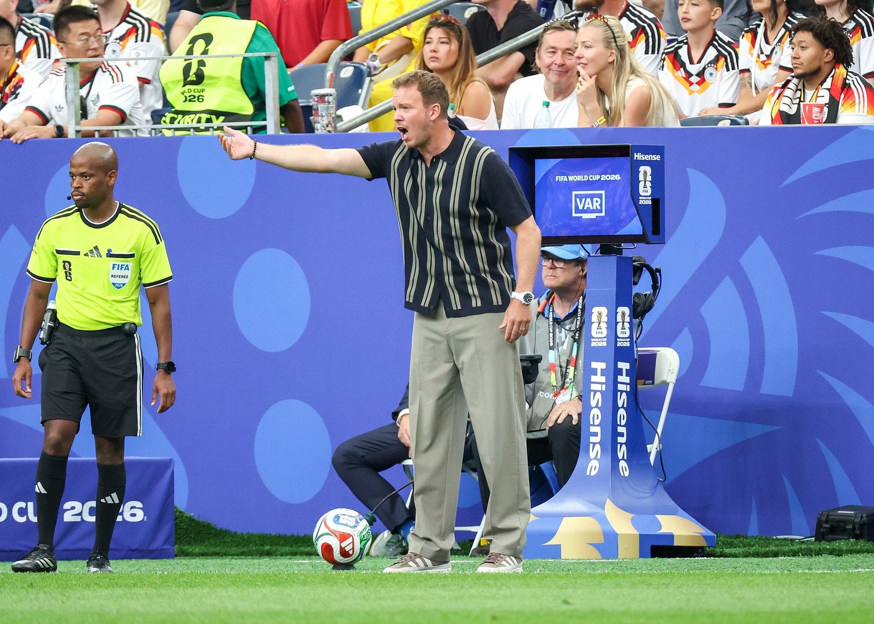 纳帅炮轰FIFA摄影师:距鼻毛1厘米 图赫尔也中招