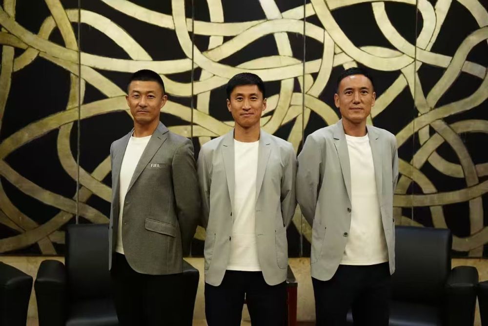 马宁世界杯主哨首秀0-0闷平 中国裁判组奖金方案曝光