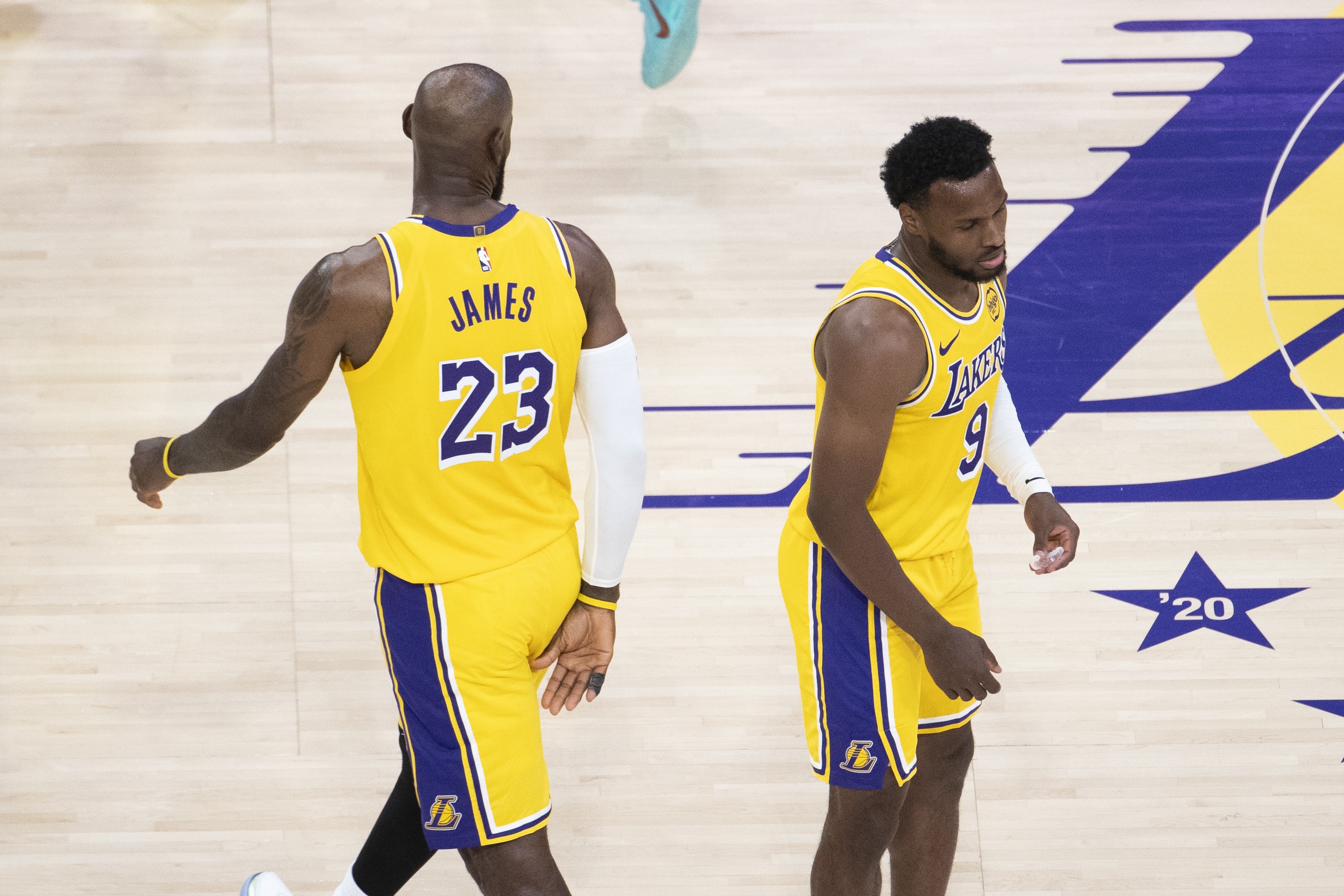 KG支招詹姆斯:回骑士能帮布朗尼站稳NBA KG支招詹姆斯:回骑士能帮布朗尼站稳NBA