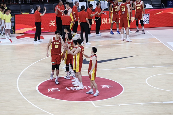 中国男篮客战中国台北12人名单不变,输日本后形势告急 中国男篮客战中国台北12人名单不变,输日本后形势告急
