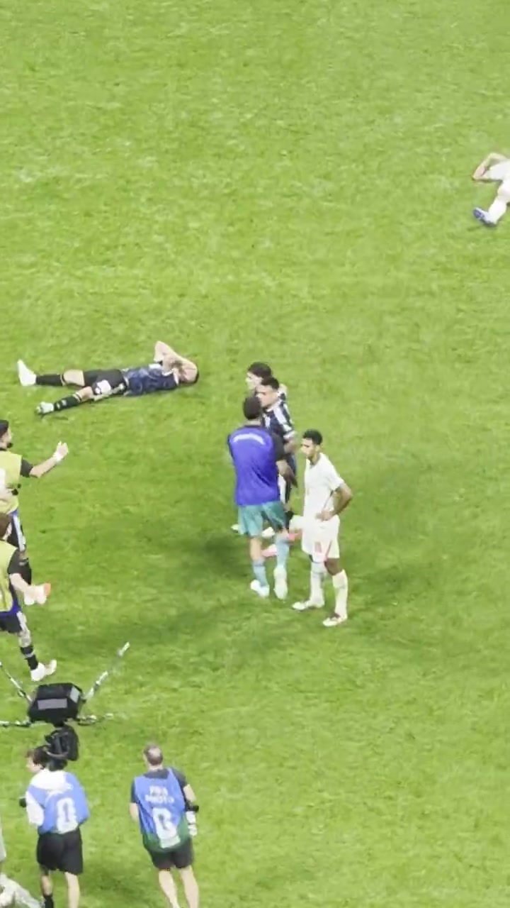 贝林厄姆赛后拍击巴尔科后脑 可能遭FIFA追加禁赛 贝林厄姆赛后拍击巴尔科后脑 可能遭FIFA追加禁赛