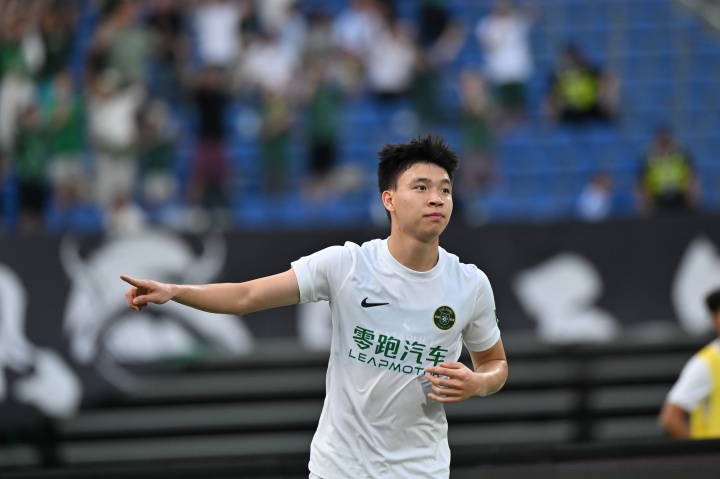 西乙格拉纳达仍有意王钰栋 球员本人更倾向德乙 西乙格拉纳达仍有意王钰栋 球员本人更倾向德乙