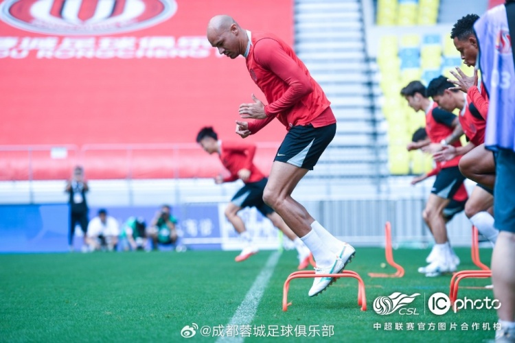 阿洛伊西:西班牙有球进攻与无球防守特别值得学习 阿洛伊西:西班牙有球进攻与无球防守特别值得学习