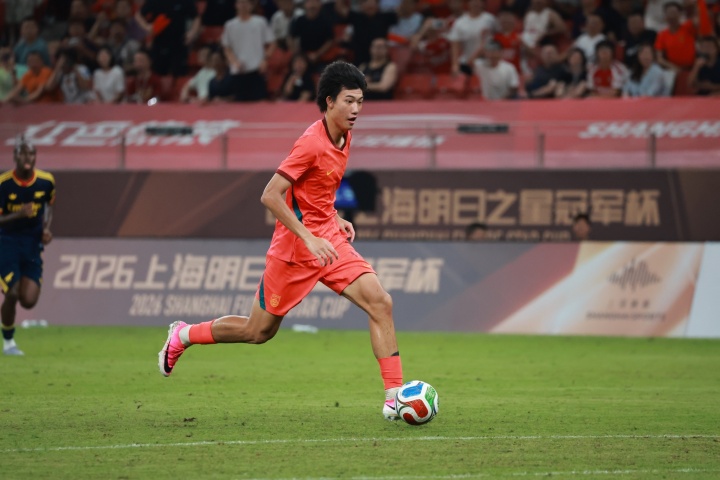 马德兴:U17国少该把赵松源树为进攻核心 马德兴:U17国少该把赵松源树为进攻核心