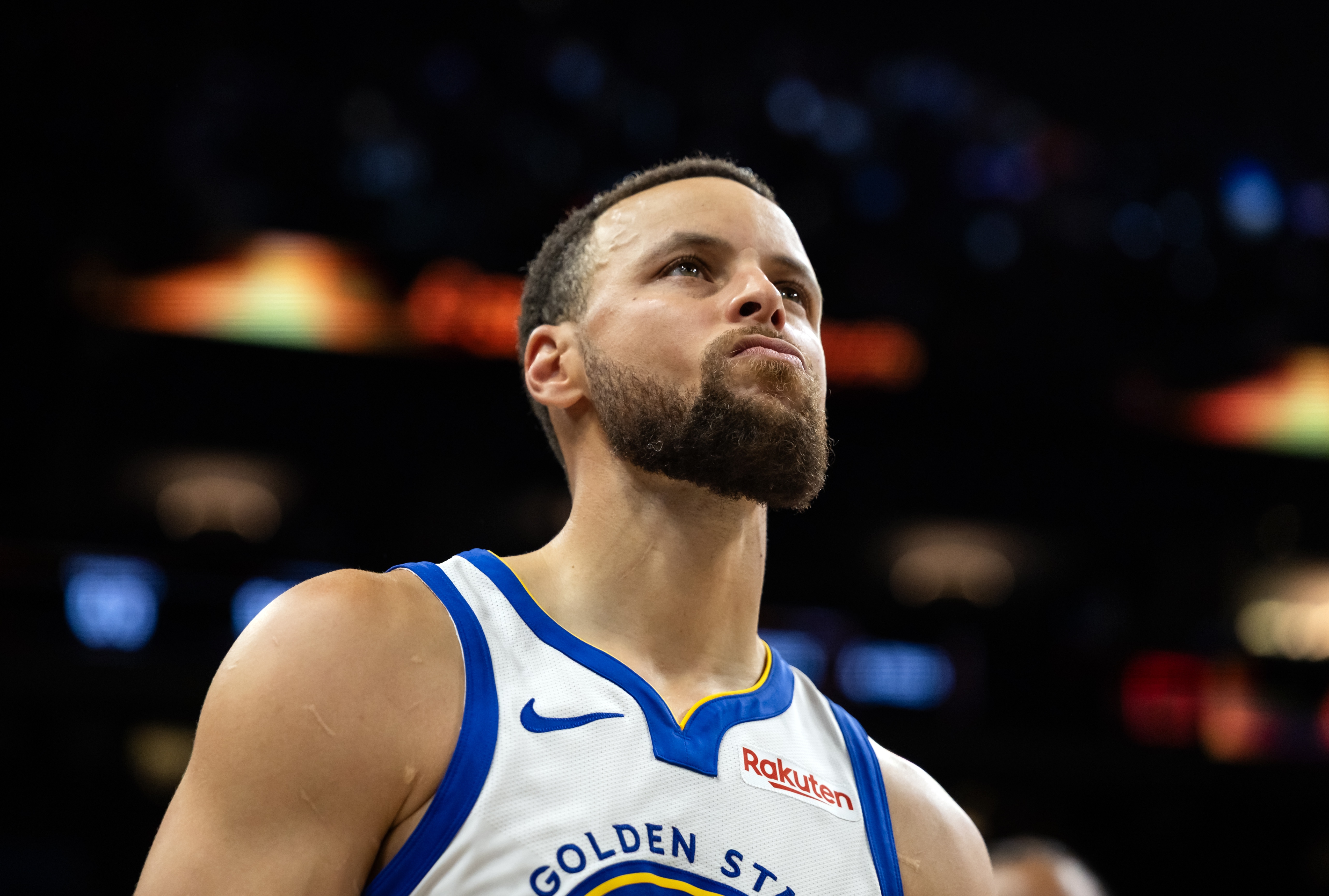 勇士两难:交易库里可获重建资产,留下库里才能保住收入 勇士两难:交易库里可获重建资产,留下库里才能保住收入