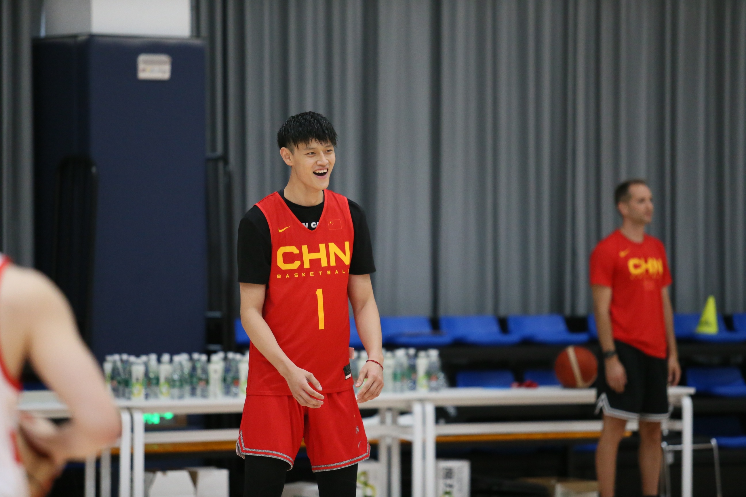 中国男篮集训人员调整 曾凡博王浩然赵维伦离队 中国男篮集训人员调整 曾凡博王浩然赵维伦离队