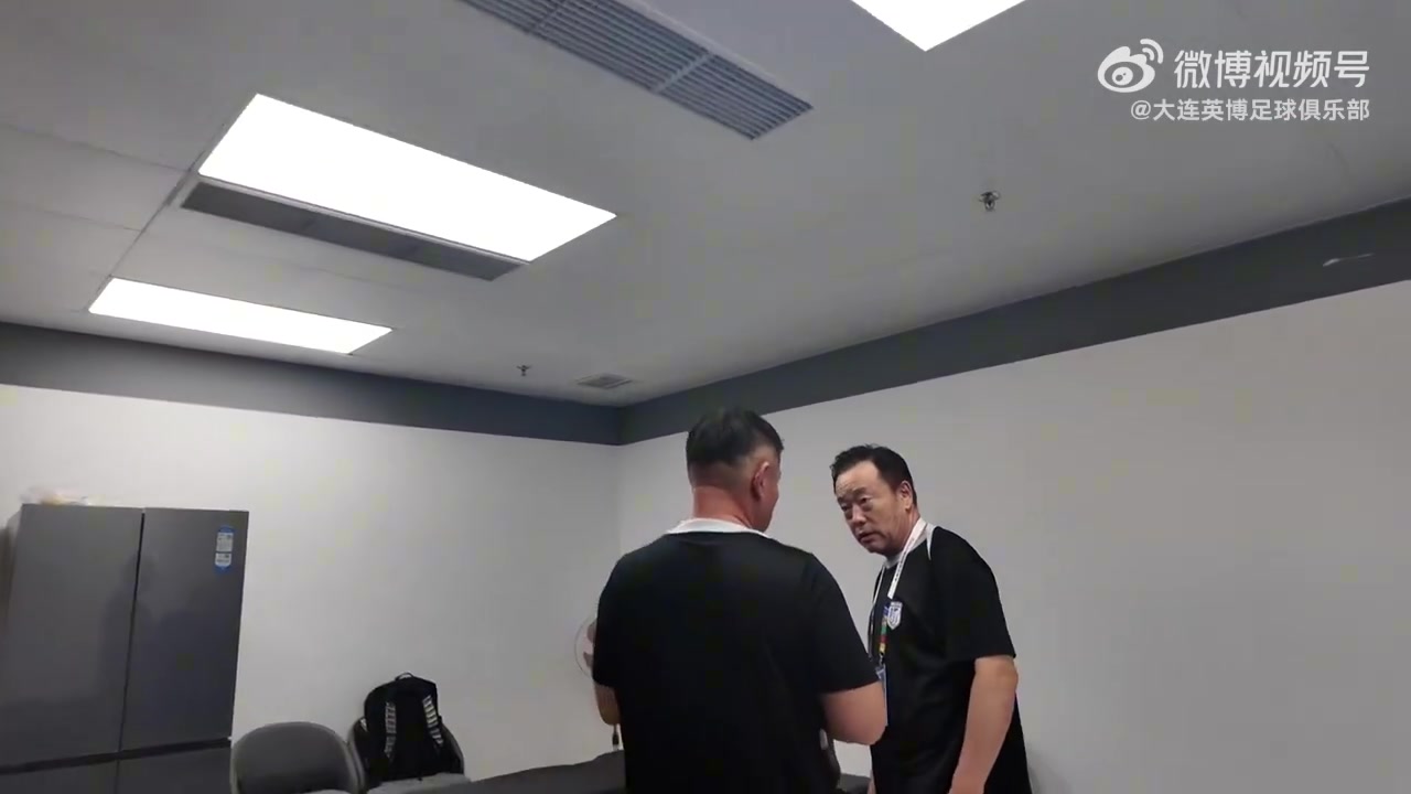 马马杜德比中场伤退落泪 大连英博官方确认责任心体现 马马杜德比中场伤退落泪 大连英博官方确认责任心体现