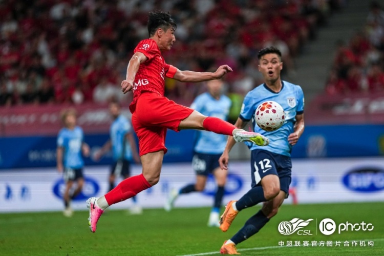 李新翔补时头球救主 海港1-1大连英博 李新翔补时头球救主 海港1-1大连英博