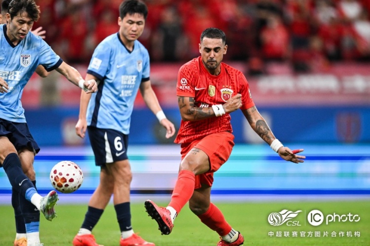 李新翔补时头球救主 海港1-1大连英博 李新翔补时头球救主 海港1-1大连英博