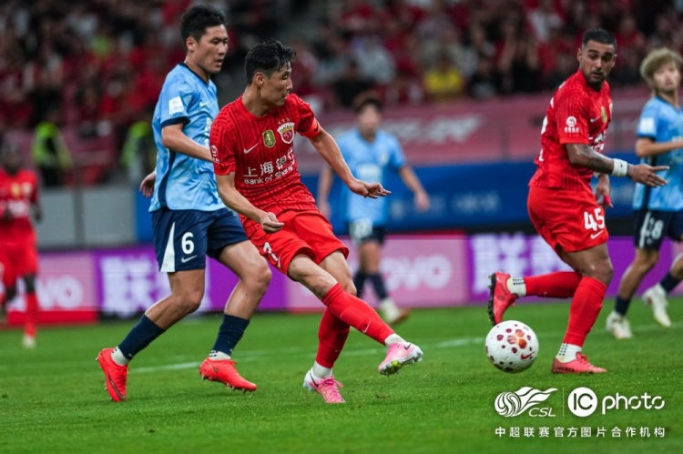 李新翔补时头球救主 海港1-1大连英博 李新翔补时头球救主 海港1-1大连英博