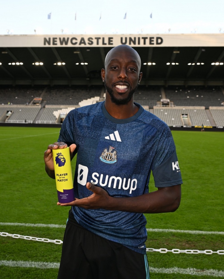实至名归！维萨当选纽卡斯尔2-2利物浦英超官方全场最佳