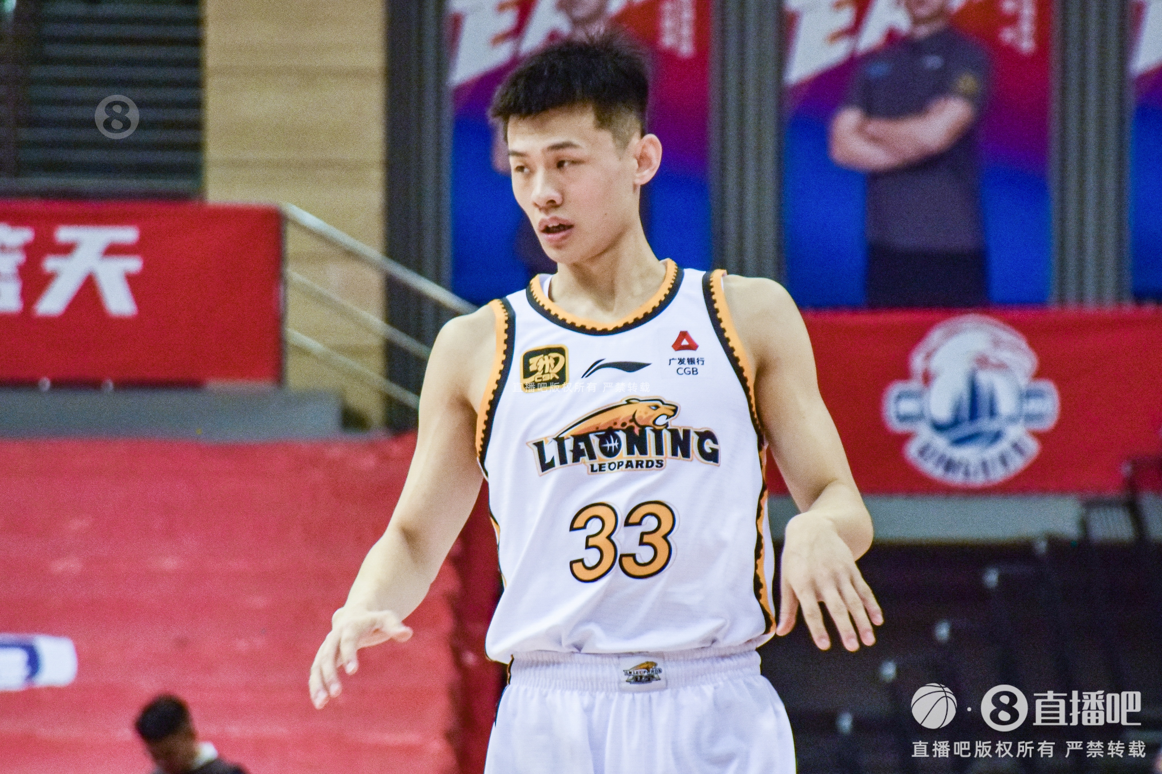 媒体人:山东男篮后卫线薄弱 王岚嵚擅组织有进攻是非常好的补强