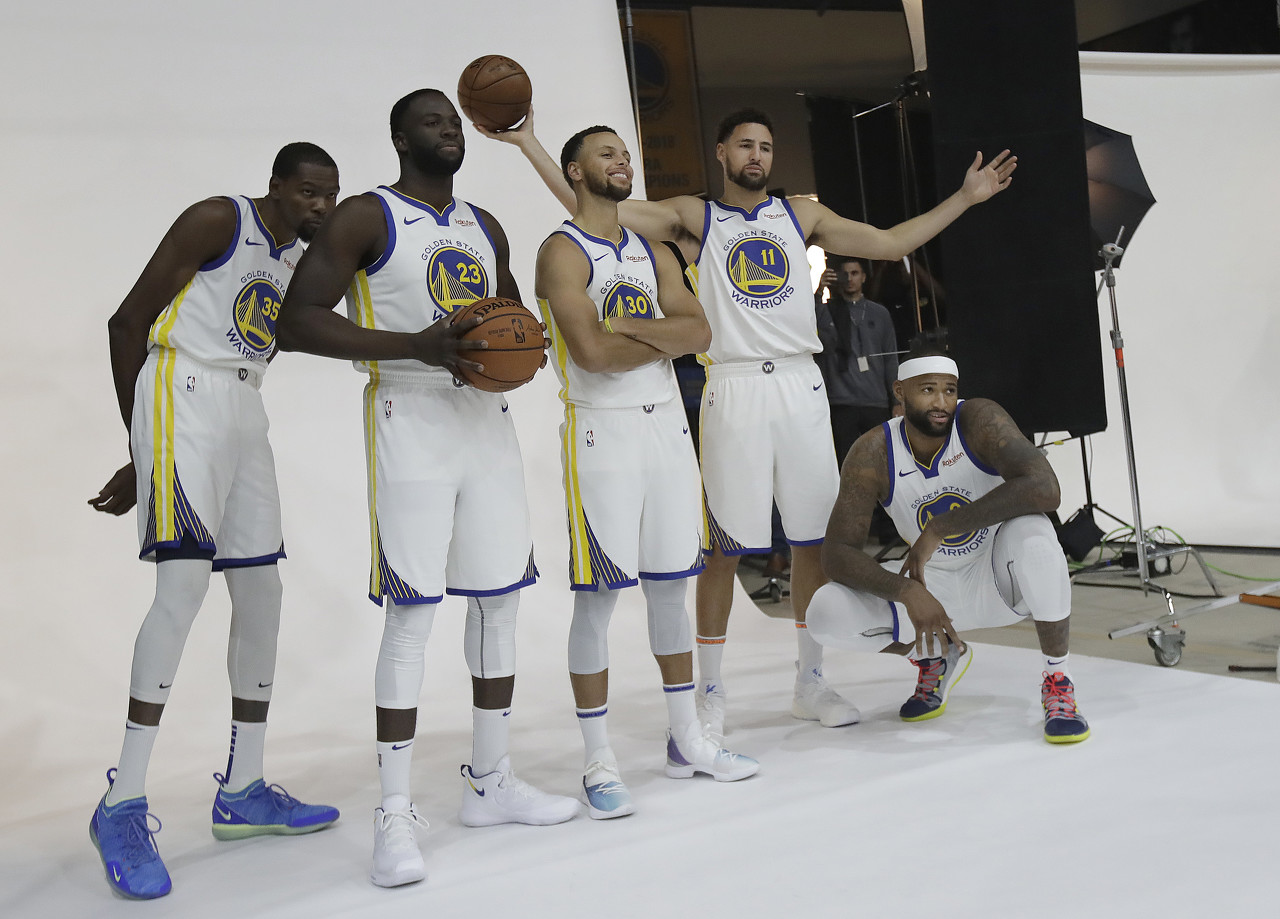 考辛斯:76人纸面实力强于19勇士 我们只有两个MVP而76人有三个 考辛斯:76人纸面实力强于19勇士 我们只有两个MVP而76人有三个